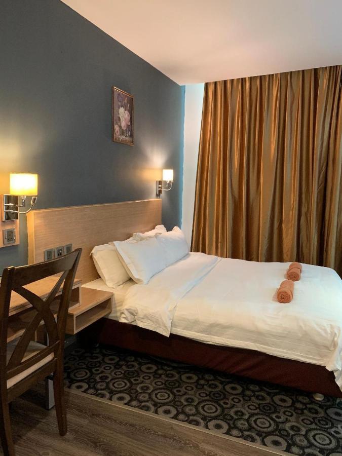 The Room Hotel Miri Exteriér fotografie