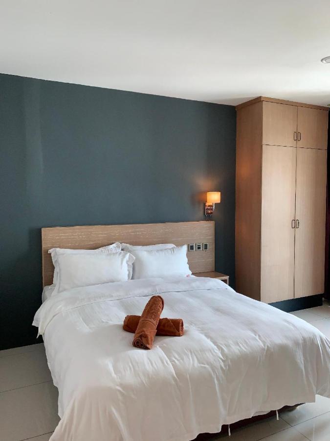 The Room Hotel Miri Exteriér fotografie