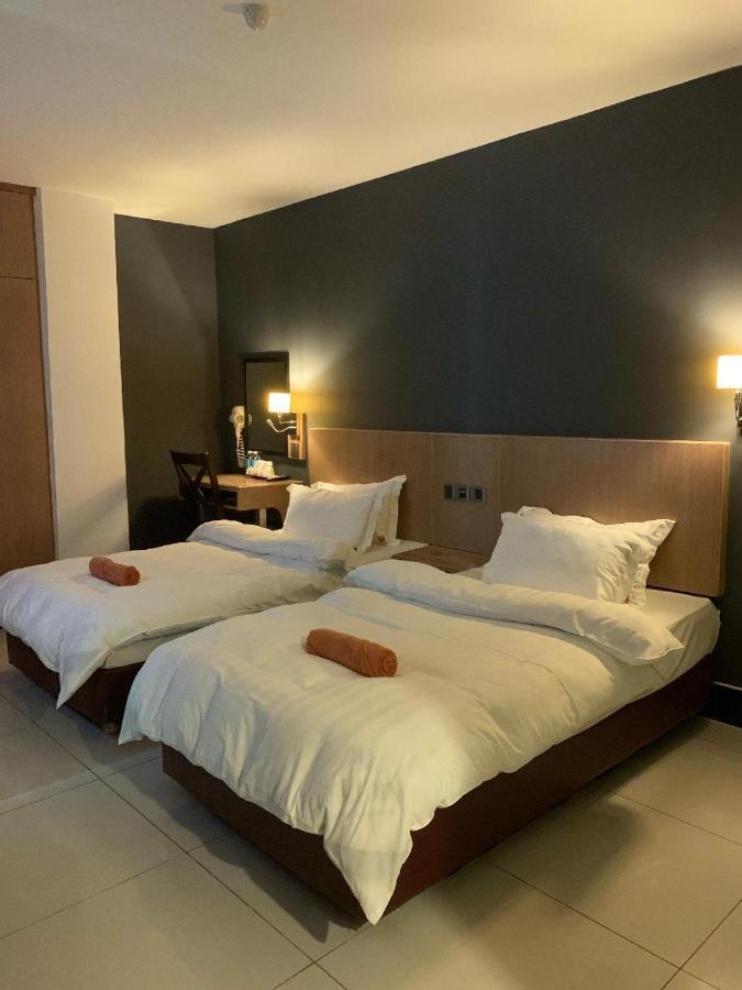 The Room Hotel Miri Exteriér fotografie