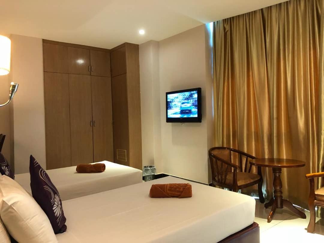 The Room Hotel Miri Exteriér fotografie