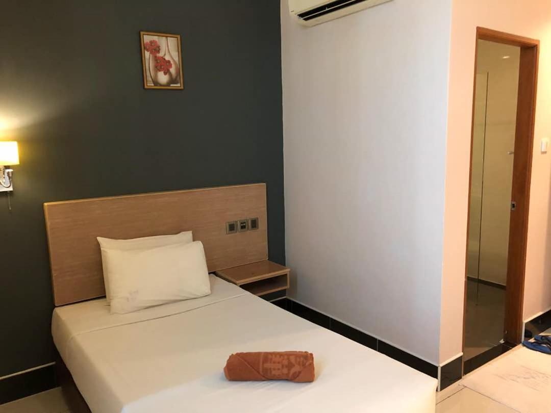The Room Hotel Miri Pokoj fotografie
