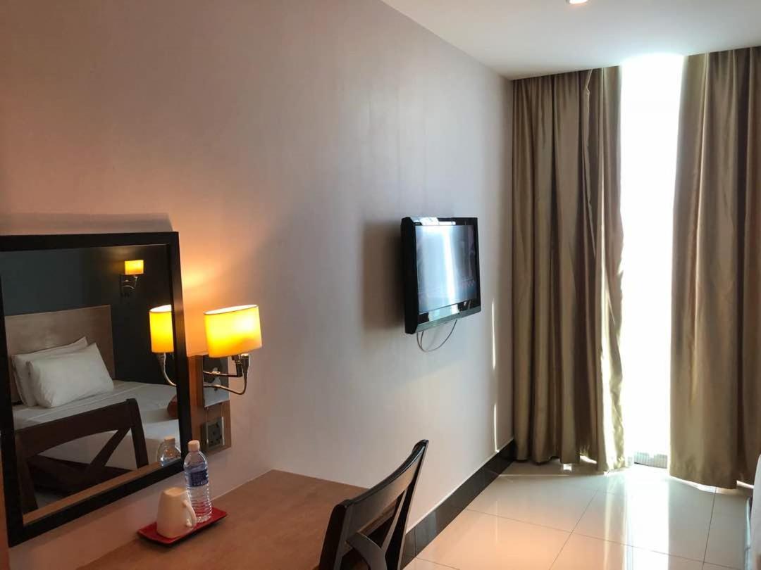The Room Hotel Miri Pokoj fotografie