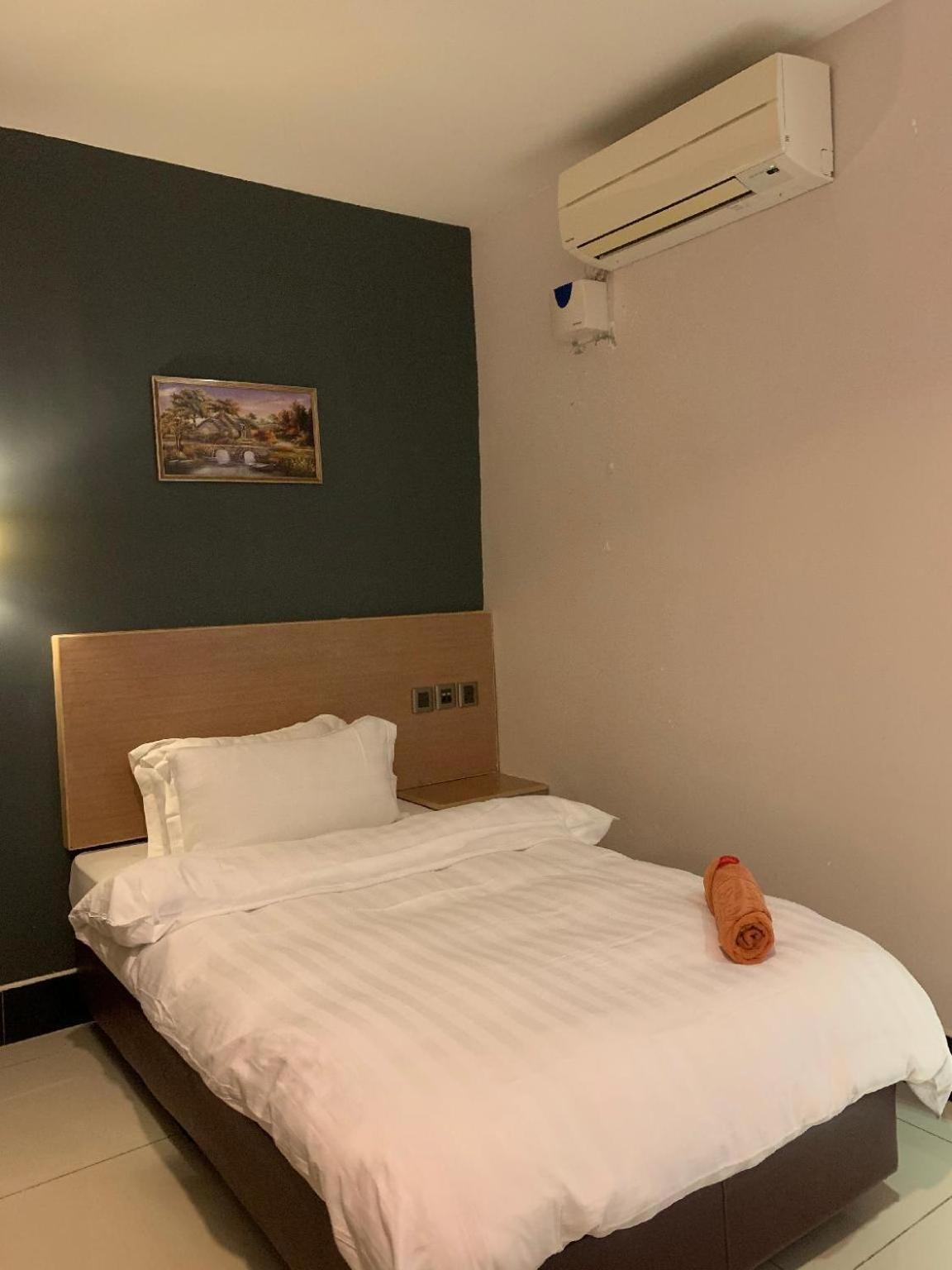 The Room Hotel Miri Pokoj fotografie